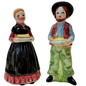 Vintage Norcrest Amish Pioneer Colonial Farm Couple Salt & Pepper Shakers 763